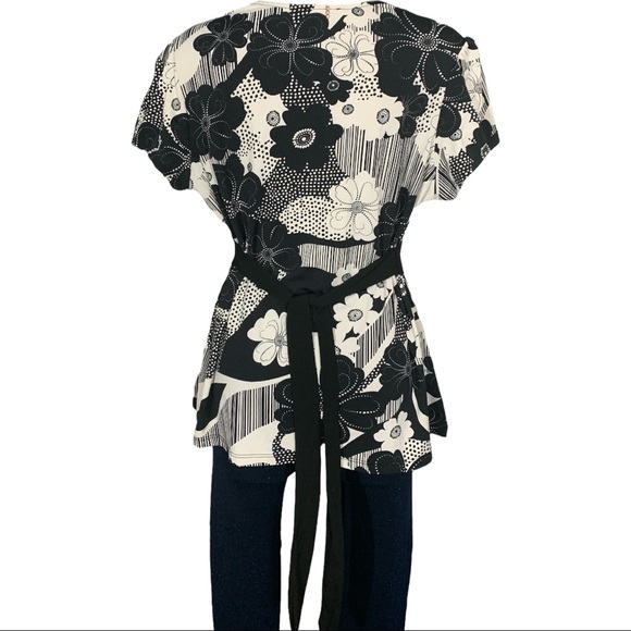 GEORGE Plus White and Black Floral Print Short Sleeves Blouse Size 2X - Picture 2 of 9